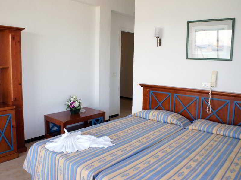 Hotel Goya Cala Millor  Exteriör bild
